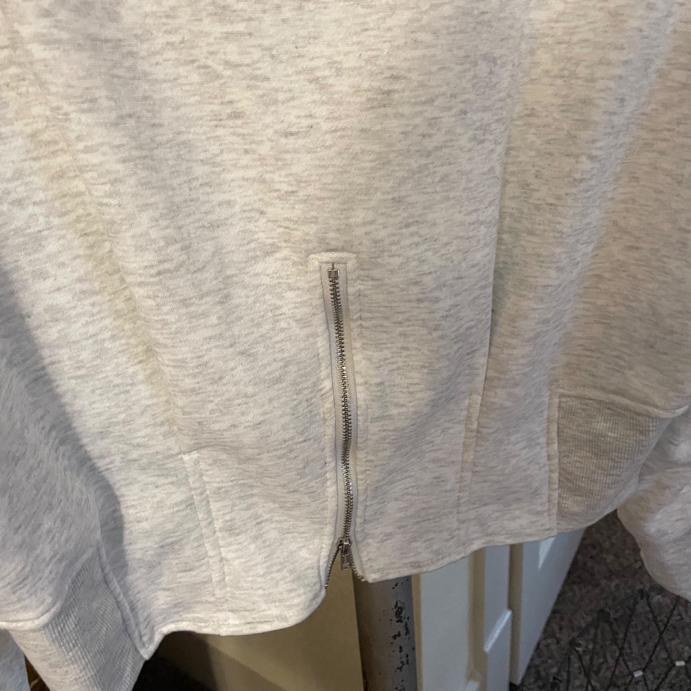 Sweatshirt - Picture 2 of 4
